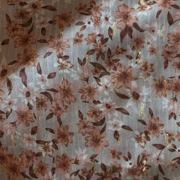 Dress up size large Floral Smocked top - Picture 3 of 4